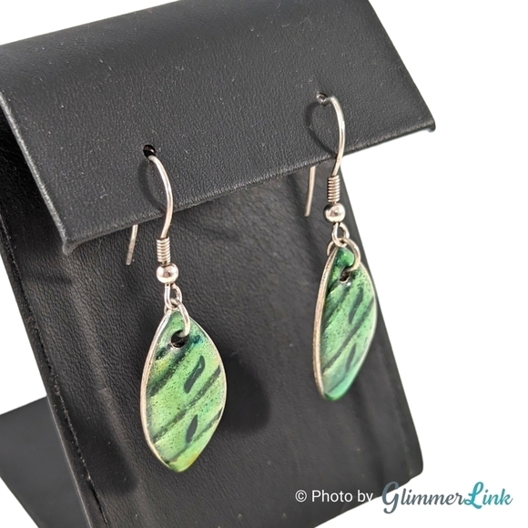Green Enamel Oval Leaf Shaped Silver Tone Dangle Earrings - Picture 2 of 9